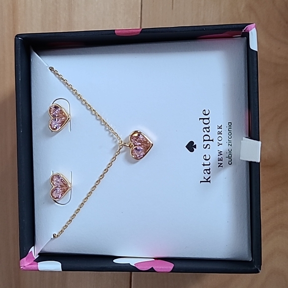 New Kate Spade rock solid heart pendant and mini studs boxed set- pink, gift - Picture 3 of 10